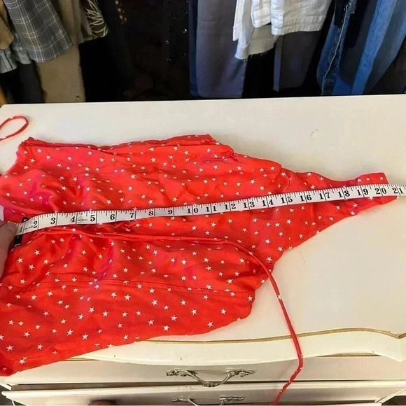 💕ZARA Red Satin  Laced V-NECK Viscose Blend Stars Print BODYSUIT SIZE M NWOT - Picture 8 of 9